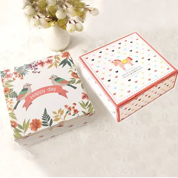 150 adet Kağıt Hediye Kutusu Karikatür Hayvan Çiçek Cupcake Kutusu Ambalaj Kutuları Kek Şeker Kurabiye Noel Partisi İyilik