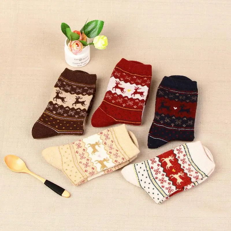 1 Çift Kış Kadın Çorap Sıcak Yün Noel Orta buzağı Çorap Yün Kar Tanesi Geyik Rahat Hediye Kızlar Sevimli Meias Görüntü 1