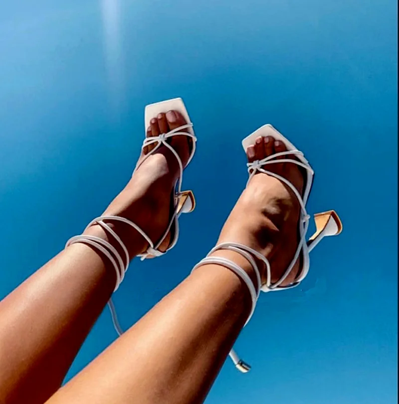Yaz Kadın Ayakkabı Sandalet Temel Pu Moda Çapraz bağlı Başak Topuklu Dantel-Up Parti Pompaları boyutu 35 - 41 Siyah Beyaz Kayısı Görüntü 0